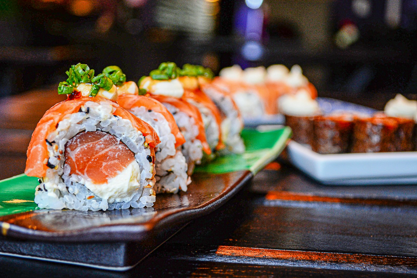 Farbenfrohe Signature-Roll von oben